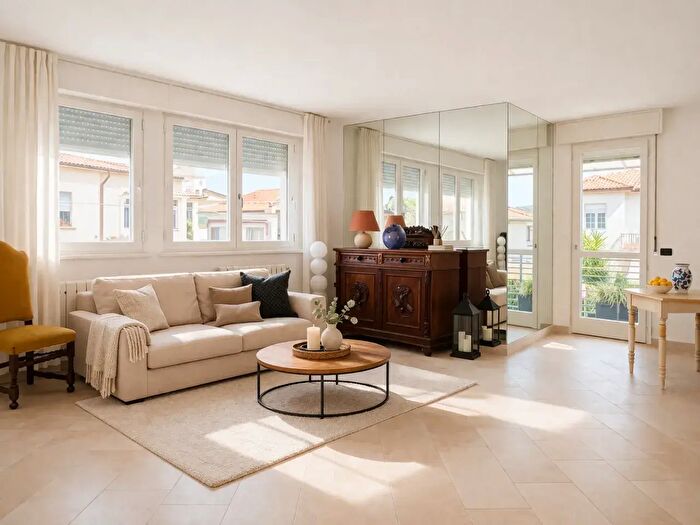 Casa quadrilocale in vendita in Camaiore