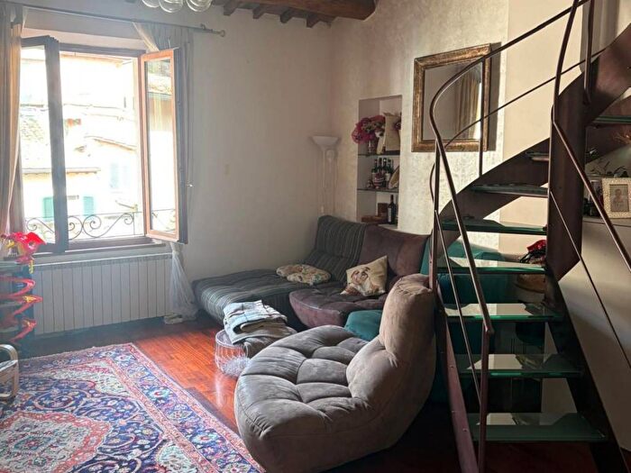 Appartamento quadrilocale in affitto in Via Giovanni Duprè, Piazza del Campo Duprè, Siena