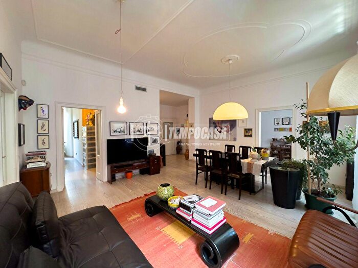 Appartamento trilocale in vendita in Piazzale Carlo Archinto, Milano