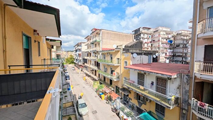 Appartamento bilocale in vendita in Via Trovatore, Napoli