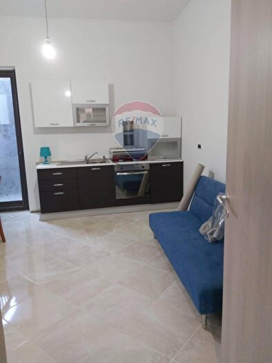 Casa quadrilocale in vendita in Via Portiere, Valverde