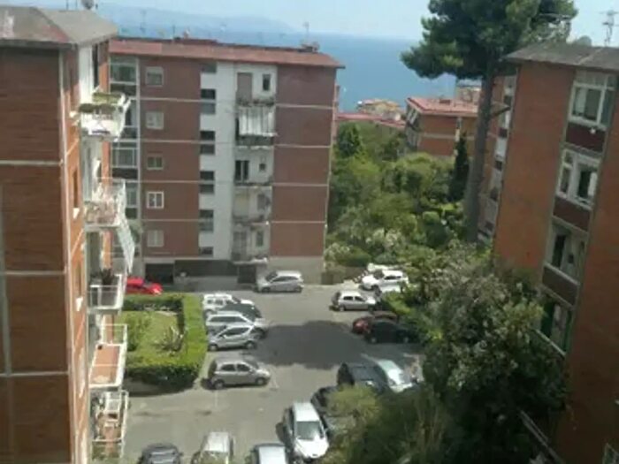 Appartamento con 5 locali in vendita in Via Francesco Petrarca, Napoli
