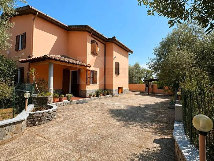 Casa con 6 locali in vendita in Strada Vicinale Badde Ulumu, Sassari