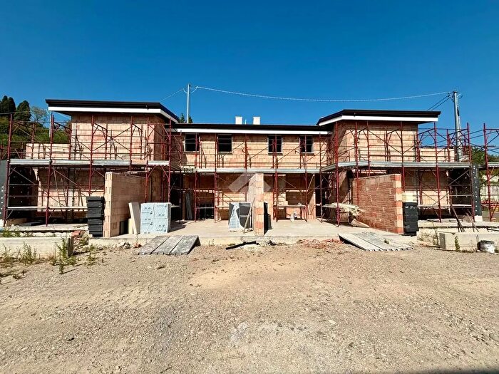 Casa con 5 locali in vendita in Via Piave, Sona