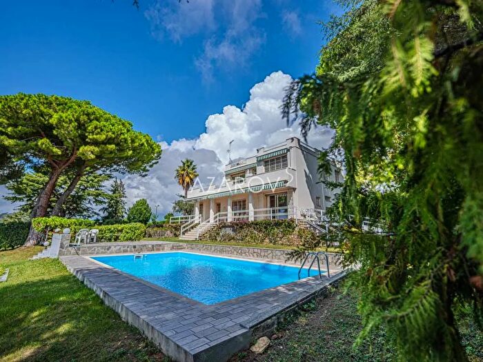 Casa con 5 locali in vendita in Bordighera
