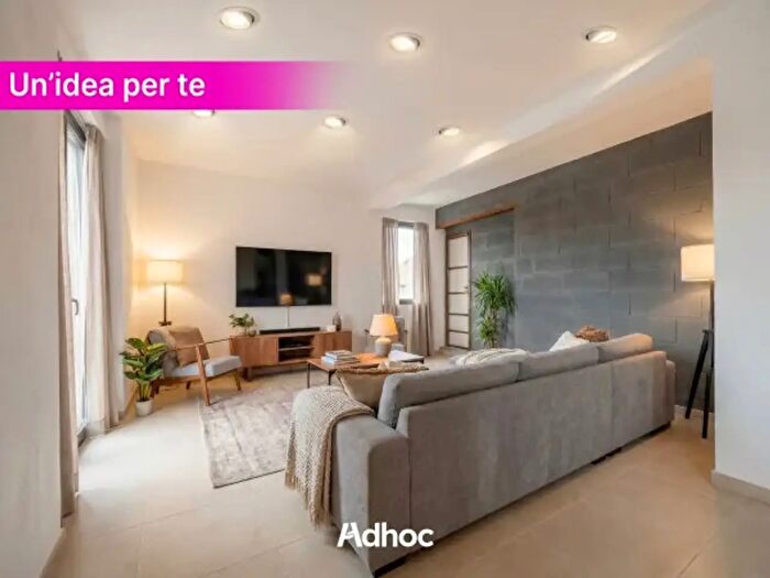 Appartamento con 5 locali in vendita in Strada del Bagnolo, San Costanzo