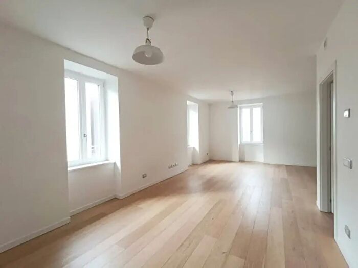 Appartamento trilocale in affitto in Via Andrea Solari, Milano