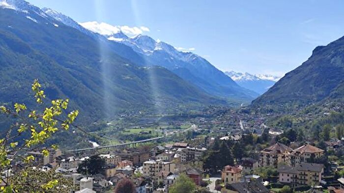 Casa bilocale in vendita in Frazione Crotache, Saint Vincent
