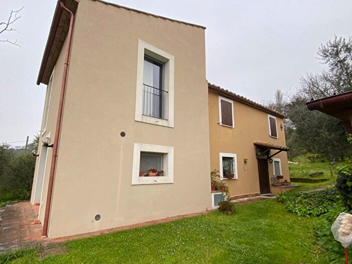 Casa quadrilocale in affitto in Strada degli Zoppi, Amelia