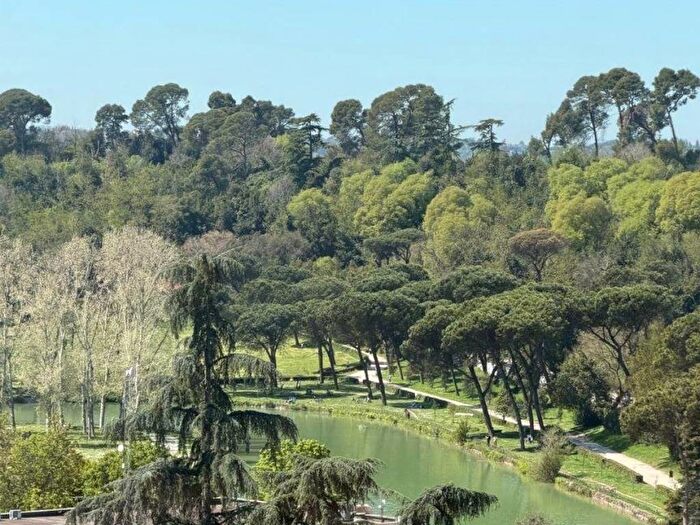 Appartamento con 5 locali in affitto in Via Poggio Moiano, Africano Villa Chigi, Roma