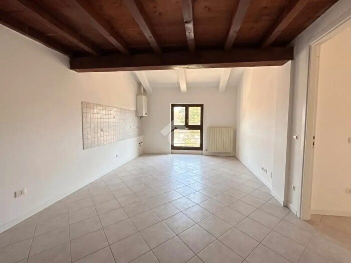 Appartamento bilocale in vendita in Via XXV Aprile, Trezzo Sull'Adda