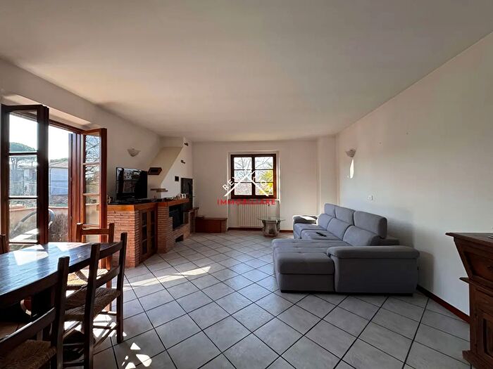Appartamento con 10 locali in vendita in Via Rigucci, Citta' Di Castello