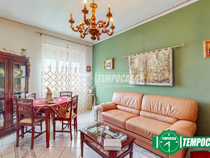 Appartamento trilocale in vendita in Corso Cento Cannoni, Alessandria