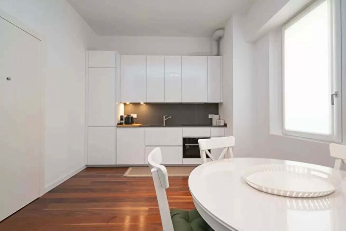 Appartamento monolocale in affitto in Via Errico Petrella, Milano