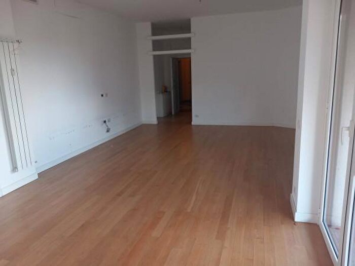 Appartamento con 5 locali in affitto in Via Guido Banti, Roma