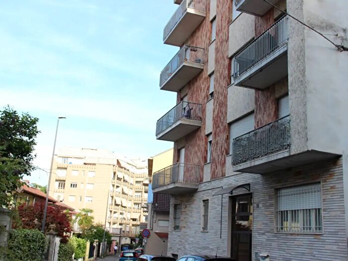 Appartamento trilocale in vendita in Via Parini, Asti