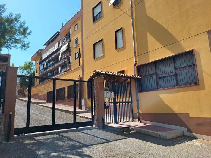 Appartamento trilocale in vendita in Via Giuseppe Pitrè, Caltanissetta