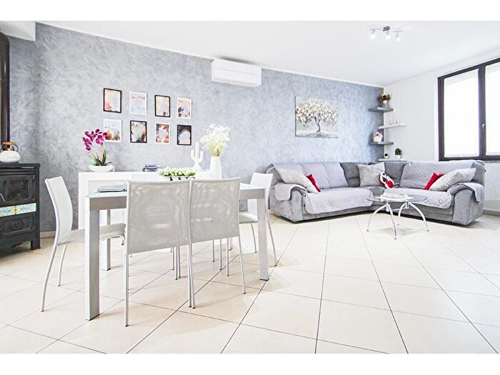 Casa con 5 locali in vendita in Venegono Inferiore