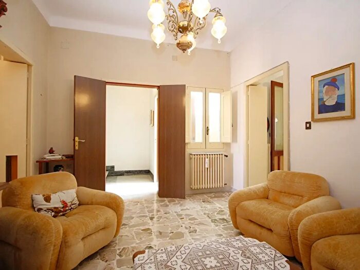 Casa con 8 locali in vendita in Via Galilei, Matino