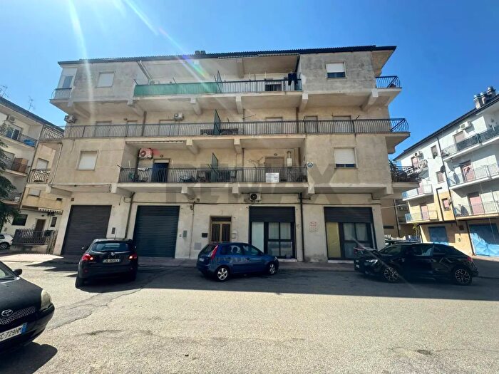 Appartamento con 5 locali in vendita in Via delle Gardenie, CoriglianoRossano