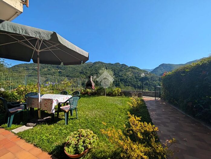 Appartamento bilocale in vendita in Via Pian della Cà, Borzonasca