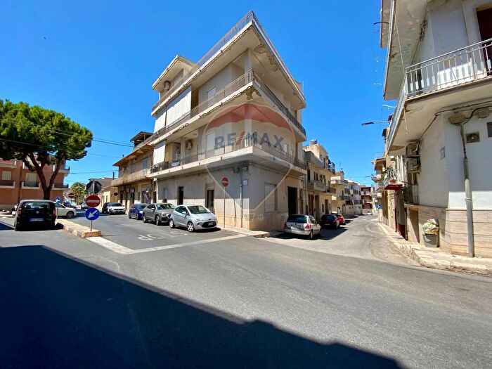 Casa con 6 locali in vendita in Via Giovanni Pascoli, Comiso