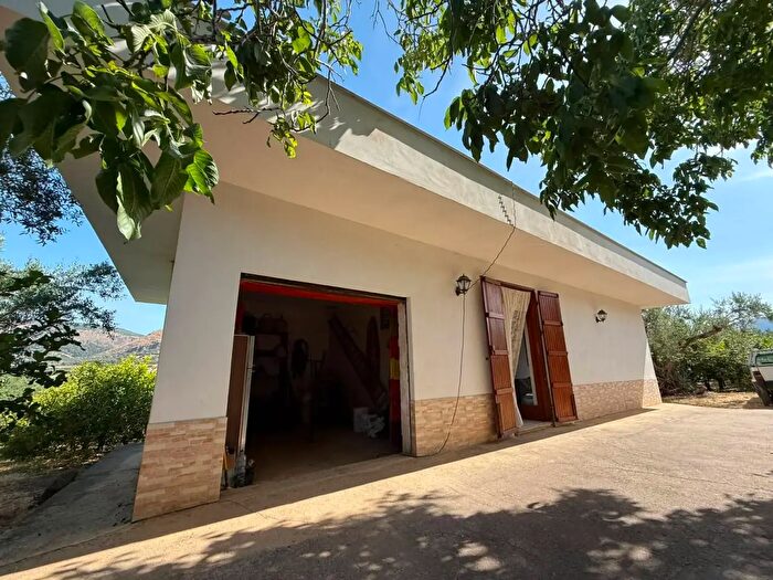 Casa trilocale in vendita in Contrada Parrinelli, Partinico