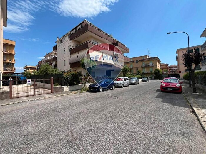 Appartamento trilocale in vendita in Via Molise, Aprilia