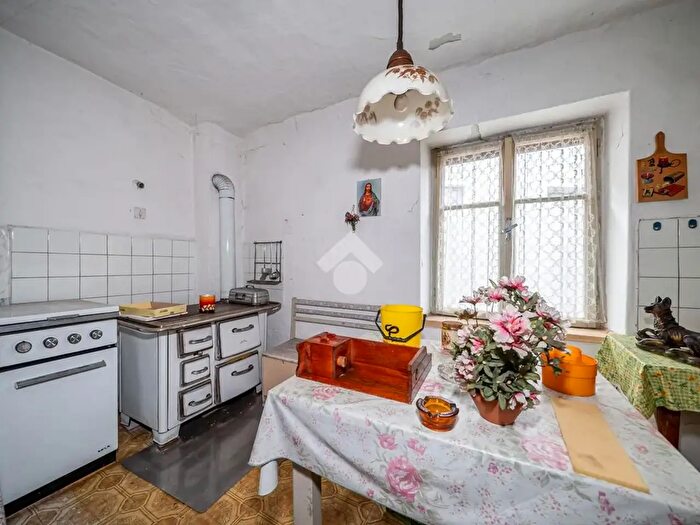 Casa quadrilocale in vendita in Via Asmara, Isera