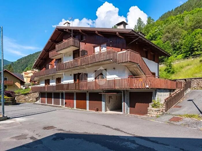 Appartamento trilocale in affitto in Via Gandoni, Incudine