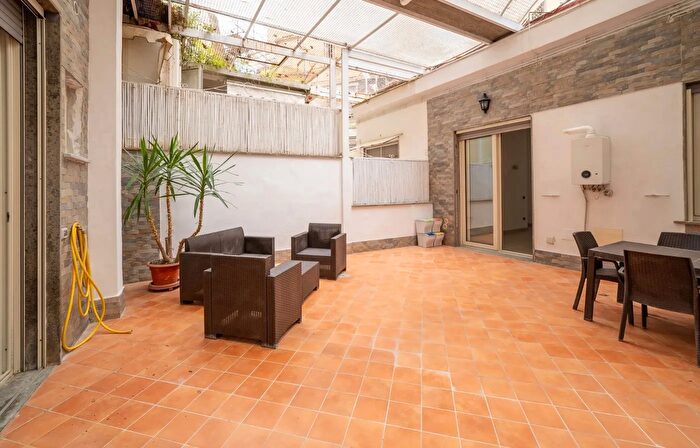 Appartamento trilocale in vendita in Via Orazio d, Napoli