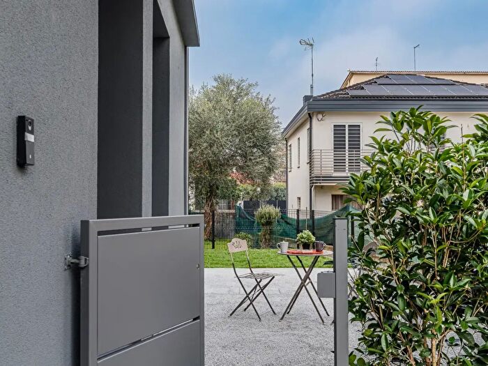 Appartamento quadrilocale in vendita in Via Bartolomeo Panizza, Vicenza