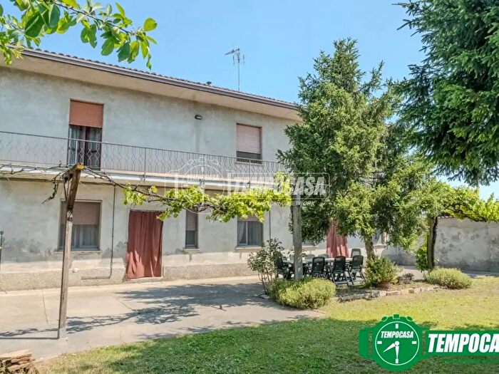 Casa con 6 locali in vendita in Via Cittadella, Salvirola