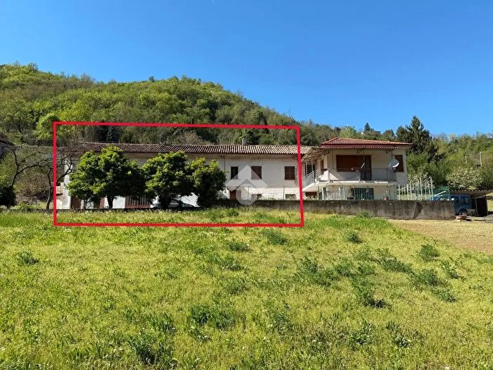 Casa con 5 locali in vendita in Regione Rocchea, Canelli