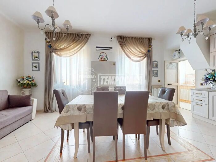 Appartamento trilocale in vendita in Via Vittorio Veneto, Turi