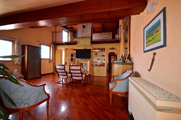 Appartamento quadrilocale in affitto in Via Galliera, Bologna