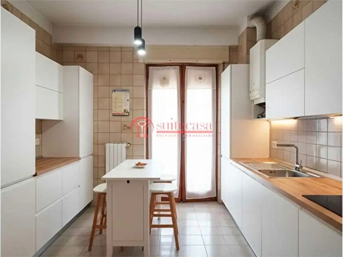 Appartamento quadrilocale in vendita in Piazza Martiri di Via Fani, Trani