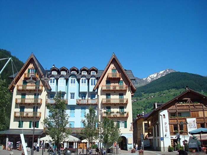 Appartamento trilocale in affitto in Piazza dei Monari, Cogolo, Peio