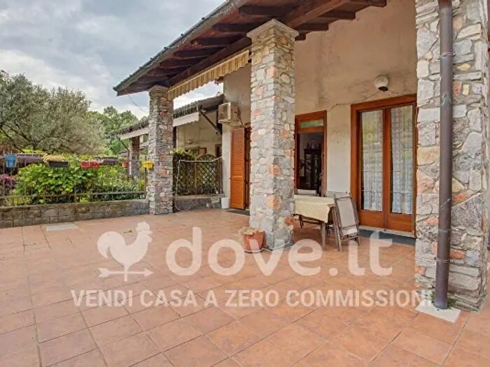 Casa con 6 locali in vendita in Via per Muceno g, Porto Valtravaglia
