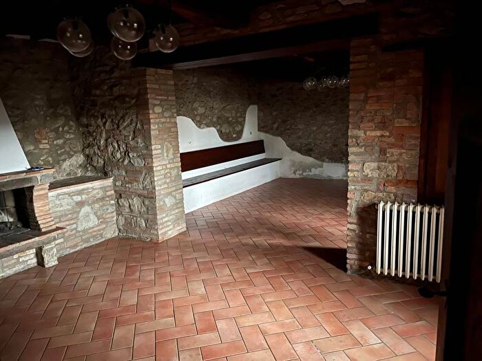 Casa con 6 locali in affitto in Marsciano