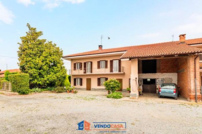Casa con 6 locali in vendita in Via La Prata, Villafalletto
