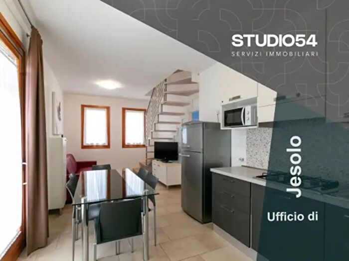 Appartamento quadrilocale in vendita in Viale delle Rondini, Caorle