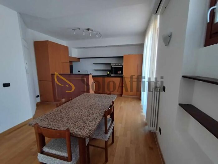 Appartamento con 5 locali in affitto in Faloppio