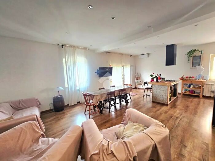 Casa con 6 locali in vendita in Via San Valentino, Filacciano