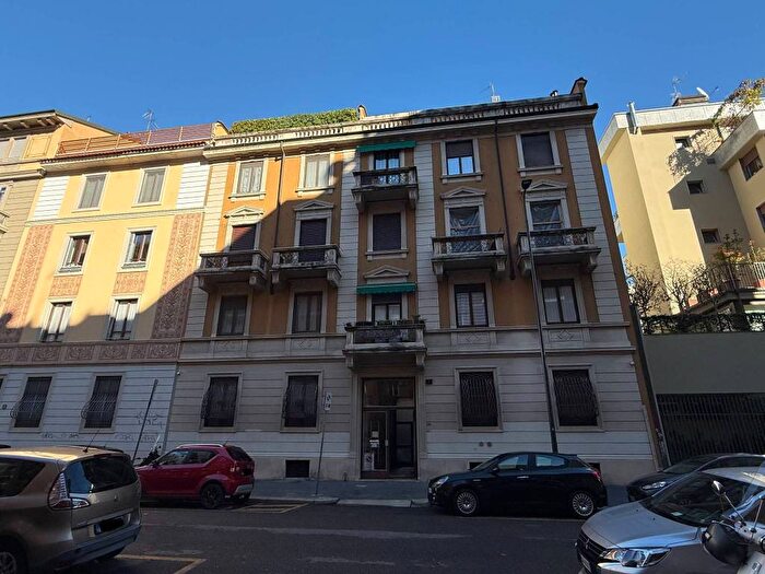 Appartamento trilocale in affitto in Via Sesto Aurelio Properzio, Cadore, Milano