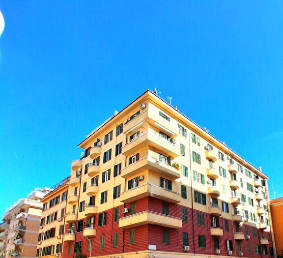 Appartamento bilocale in vendita in Via Eurialo, Roma