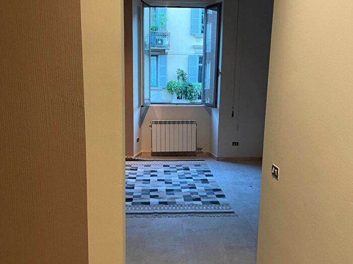 Appartamento bilocale in affitto in Viale Col di Lana, Ticinese, Milano