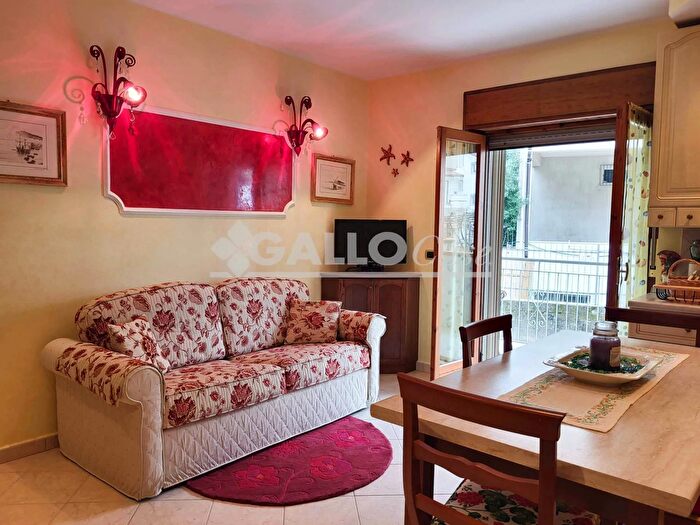 Appartamento trilocale in vendita in Cda Calabro Belvedere Marittimo, Belvedere Marittimo