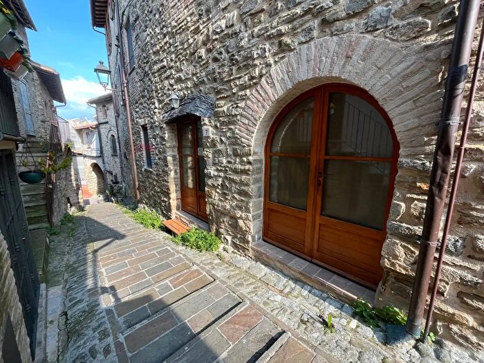 Appartamento bilocale in vendita in Piazza del Castello, Bevagna