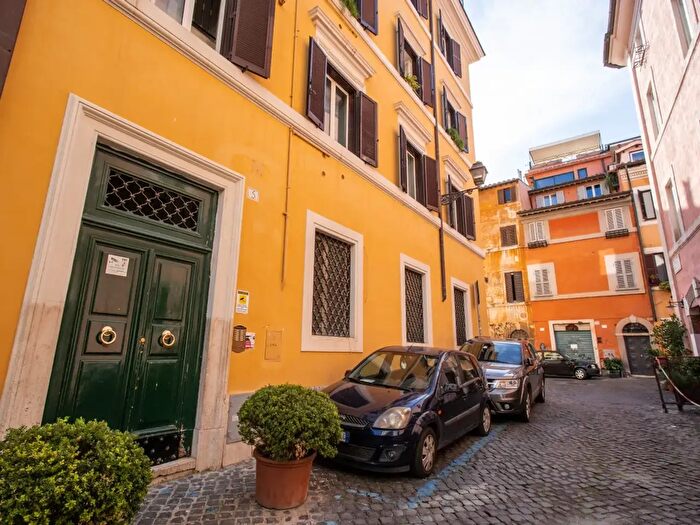 Appartamento bilocale in affitto in Vicolo della Scala, Roma